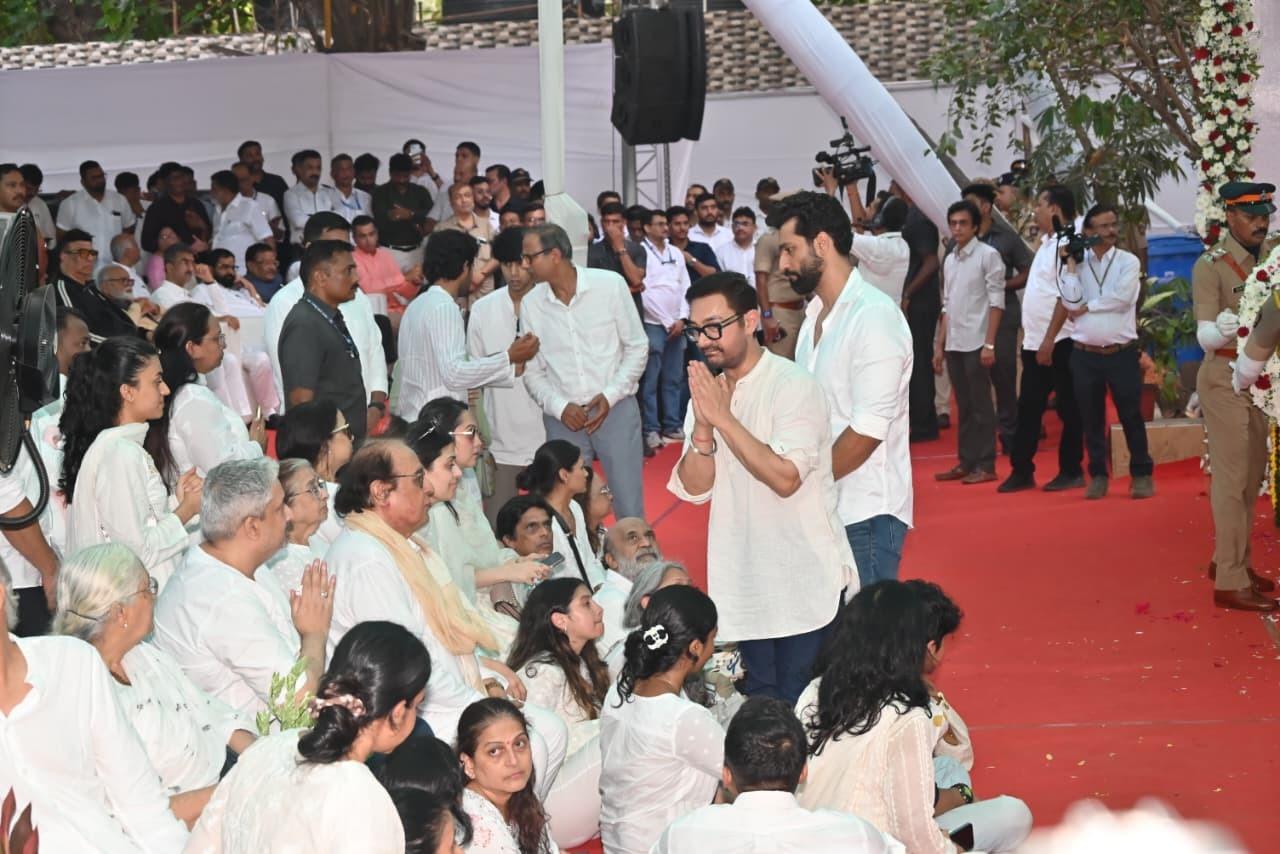 Aamir Khan and Vicky Kaushal were seen arriving for the funeral and offering their condolences to her grieving family.